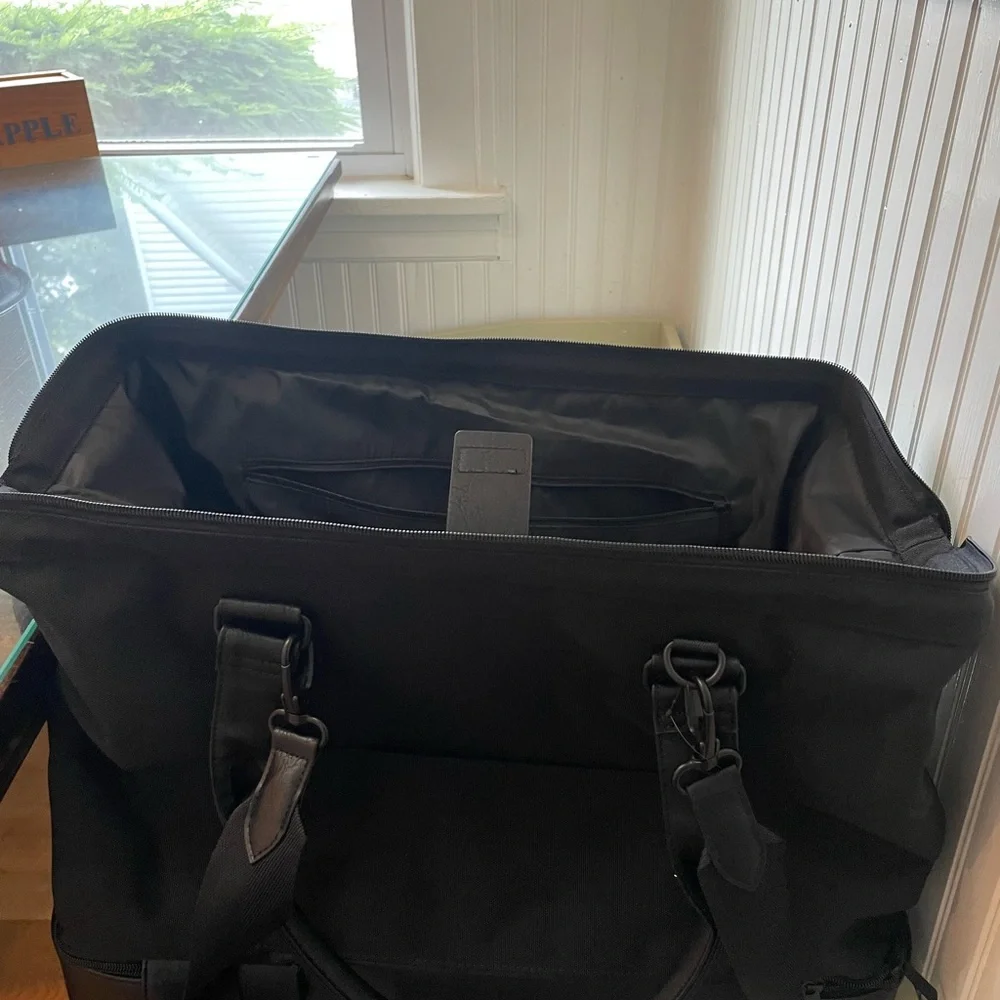 BEIS Black Large Weekender Travel Bag BNWT - Picture 4 of 5